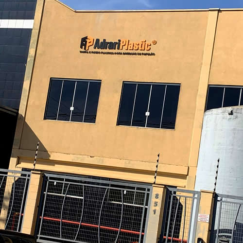 tampas e fundos de plástico para barricas de papelão